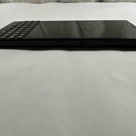 BlackBerry Key2 - Picture 4 of 6